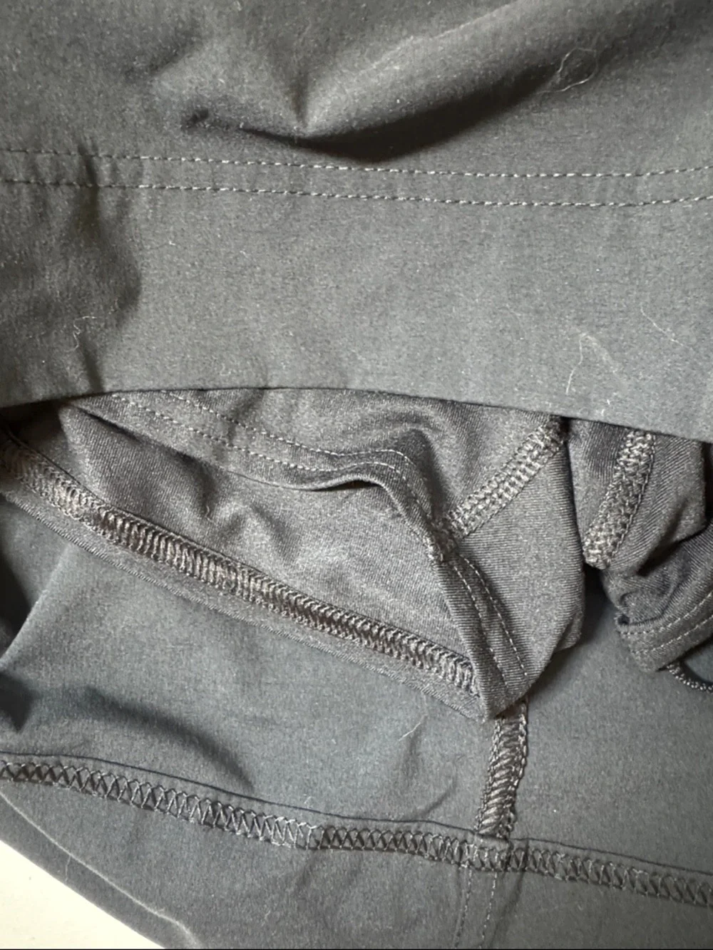 Columbia black skirt with drawstring sides and built in shorts. XS.
